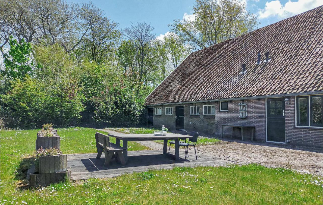 Gorgeous Home In Scharendijke With Kitchen Esterno foto